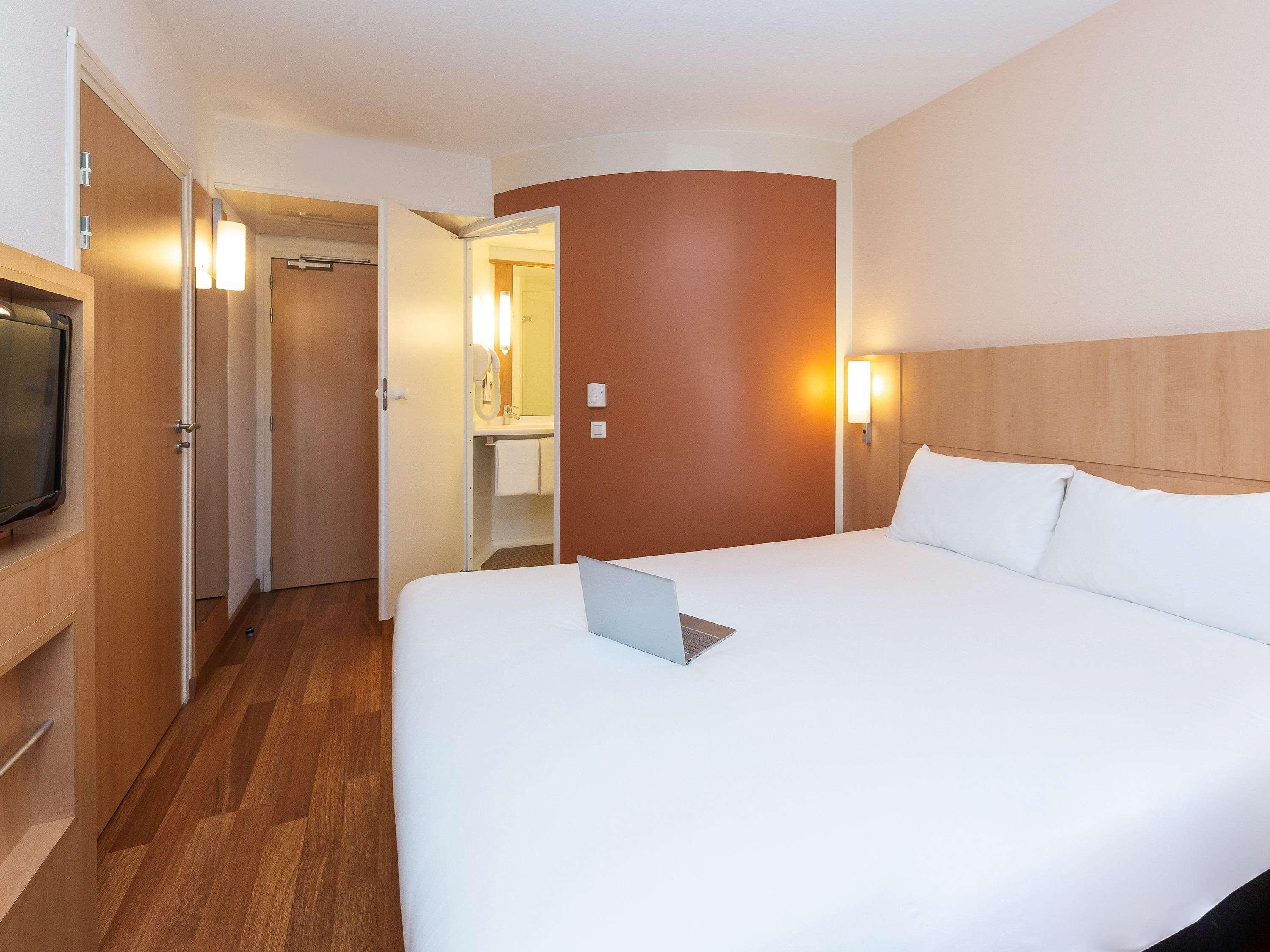 Ibis Lyon Est Chaponnay Hotel Ngoại thất bức ảnh