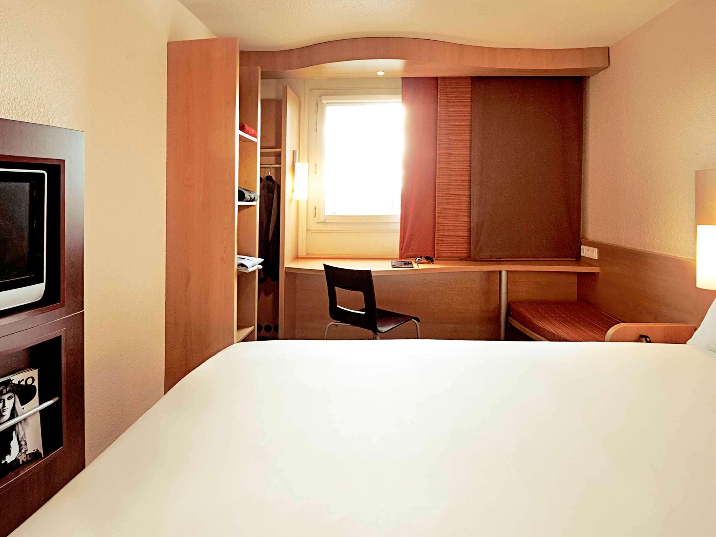 Ibis Lyon Est Chaponnay Hotel Ngoại thất bức ảnh