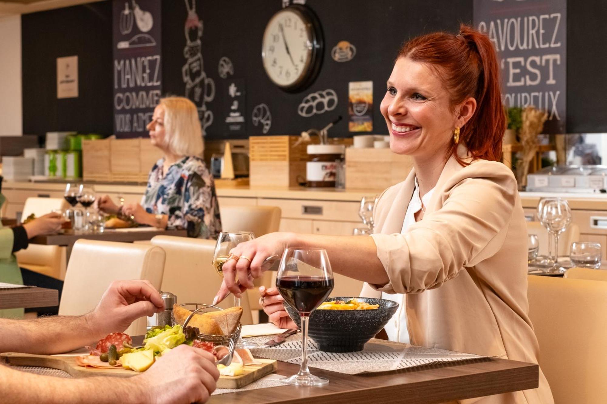 Ibis Lyon Est Chaponnay Hotel Ngoại thất bức ảnh