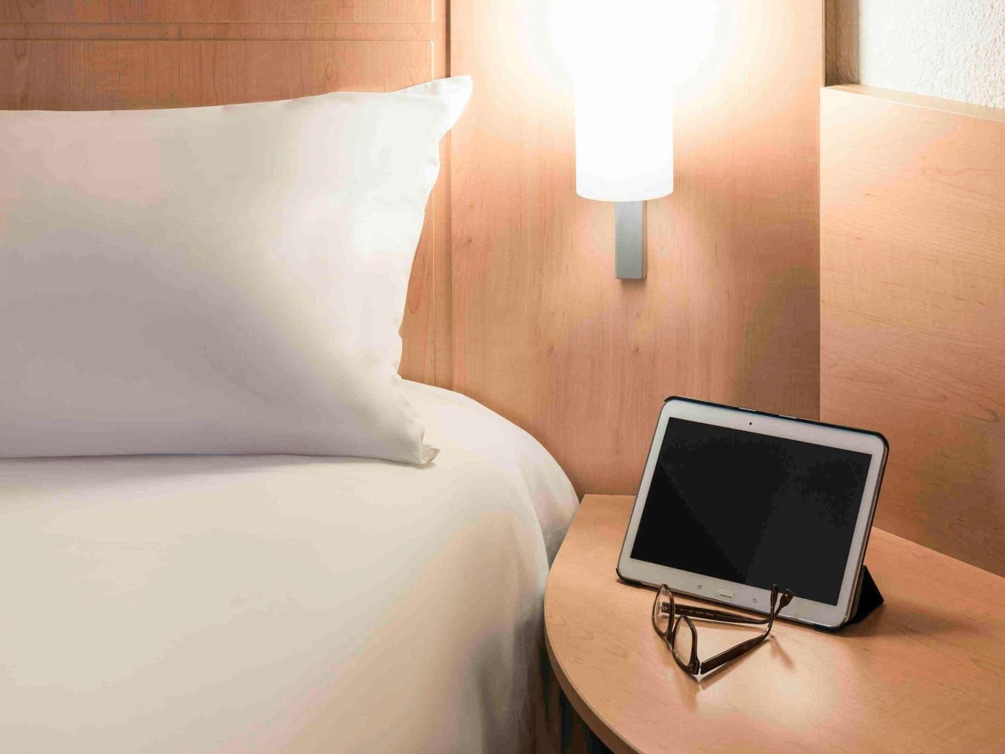 Ibis Lyon Est Chaponnay Hotel Ngoại thất bức ảnh
