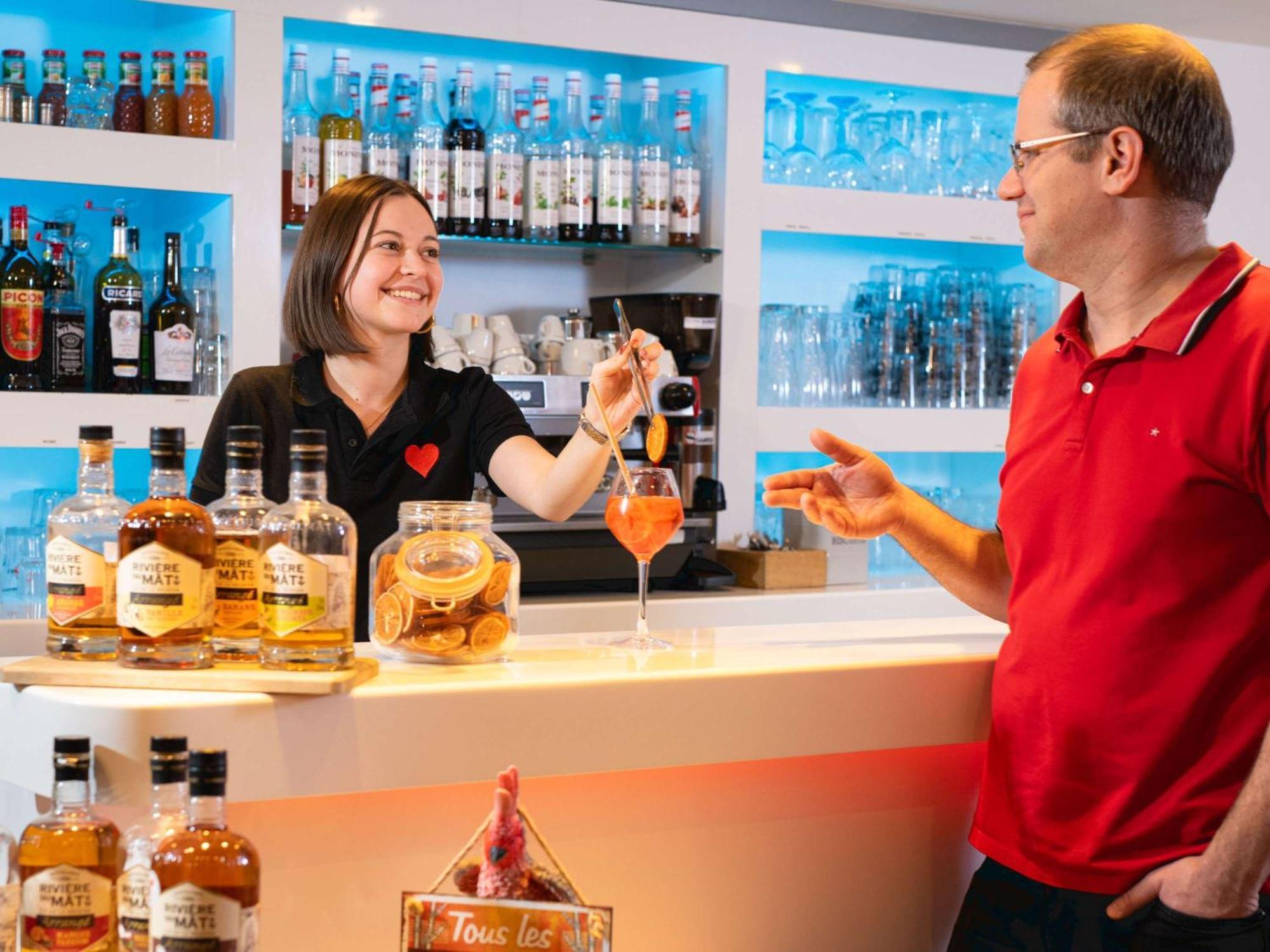 Ibis Lyon Est Chaponnay Hotel Ngoại thất bức ảnh