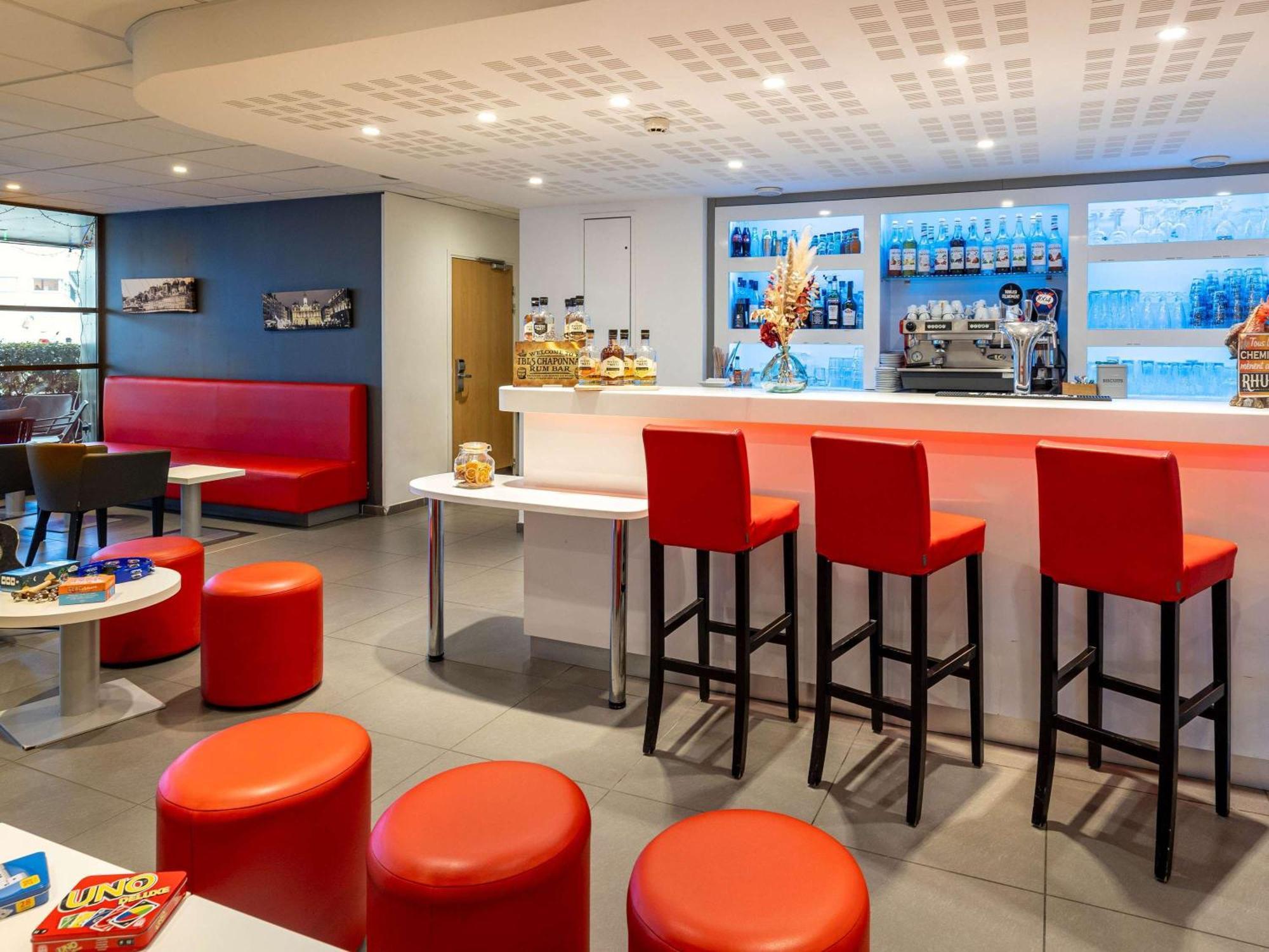 Ibis Lyon Est Chaponnay Hotel Ngoại thất bức ảnh