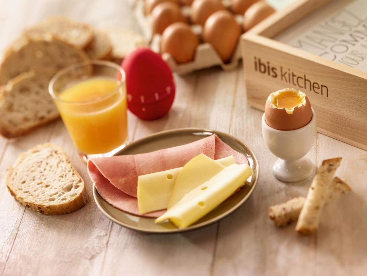 Ibis Lyon Est Chaponnay Hotel Ngoại thất bức ảnh